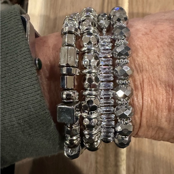 NWT Garden Party Set of Four Stretch Bracelet Stack in Silver and Gray Tone. - Picture 2 of 8